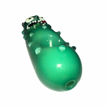 Afbeelding in Gallery-weergave laden, Pickle Rick Glass Pipe