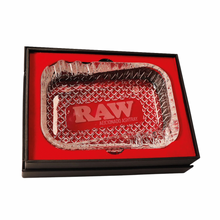 Afbeelding in Gallery-weergave laden, RAW Aficionado Glass Ashtray
